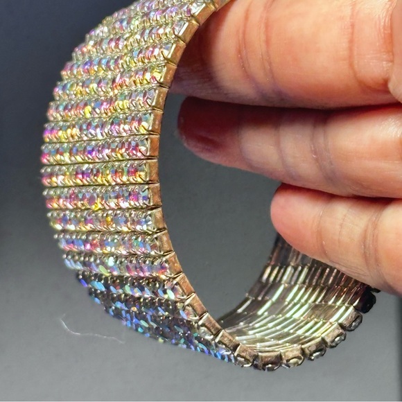 Elegant AB Crystal Gold Tone Stretch Bracelet Wedding Pagent - Picture 1 of 6